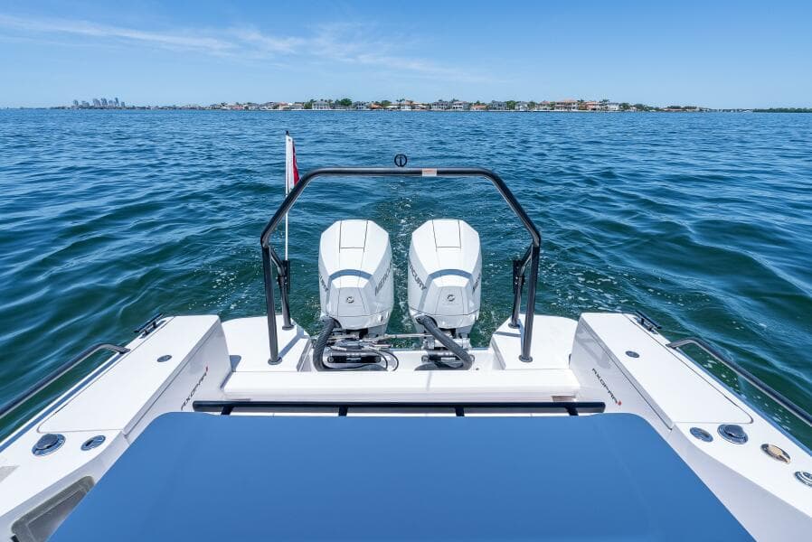 2022 Axopar 28 T-Top Brabus