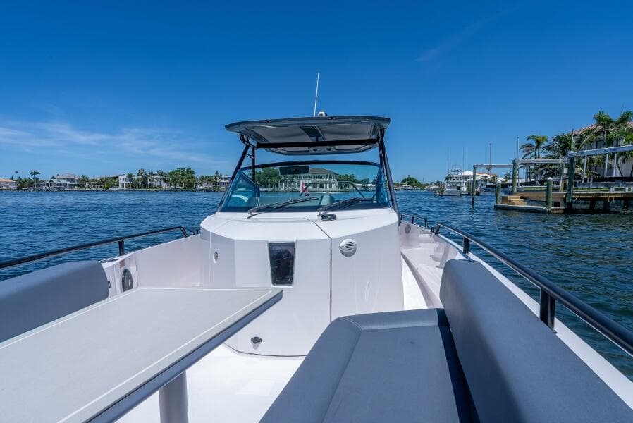 2022 Axopar 28 T-Top Brabus