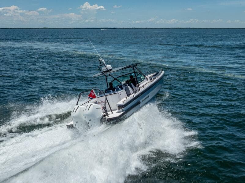 2022 Axopar 28 T-Top Brabus