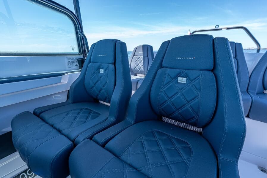 2022 Axopar 28 T-Top Brabus