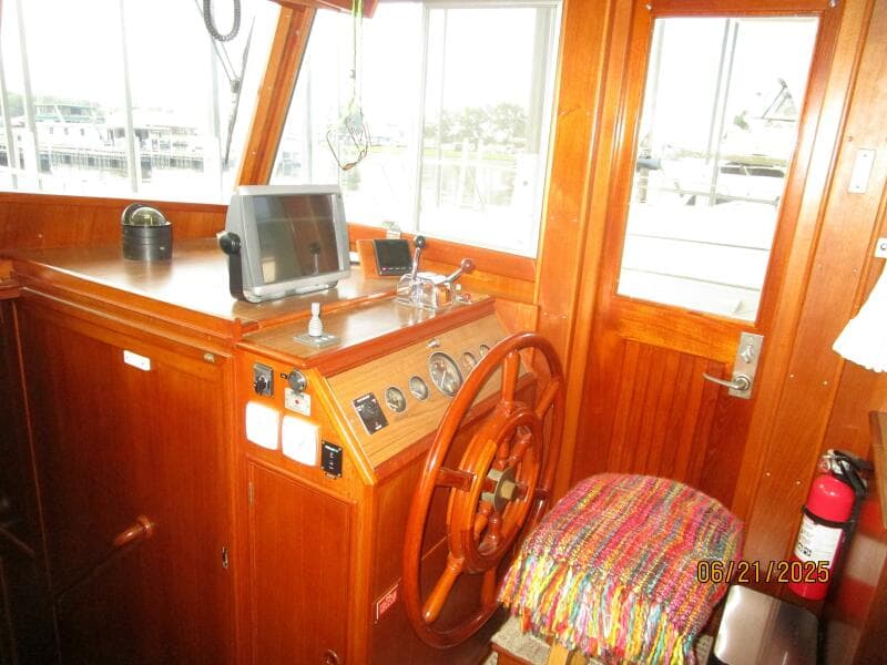 36' Grand Bank lower helm2