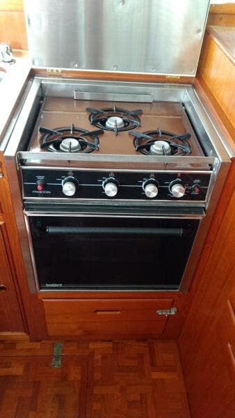 36' Grand Banks galley stove