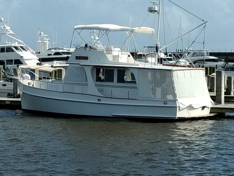 36' Grand Banks port aft profile2