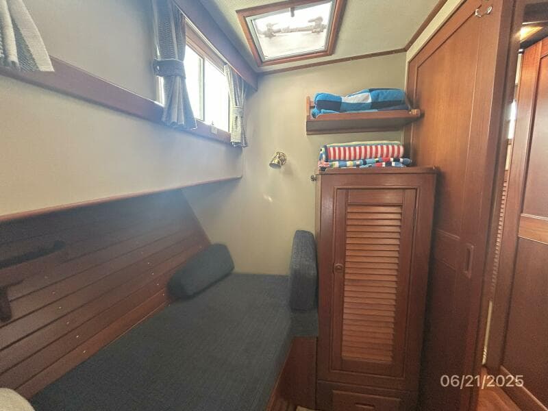 36' Grand Banks guest stateroom forward