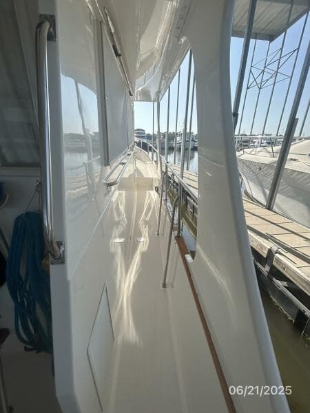 36' Grand Banks starboard side deck2