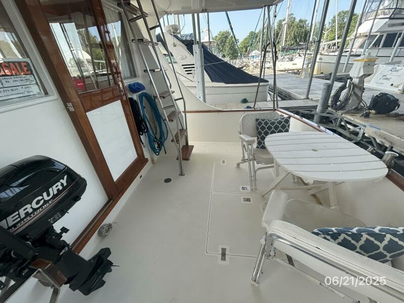 36' Grand Banks aftdeck starboard