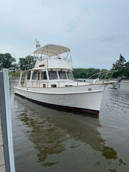 36' Grand Banks starboard forward profile