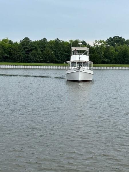 36' Grand Banks forward profile