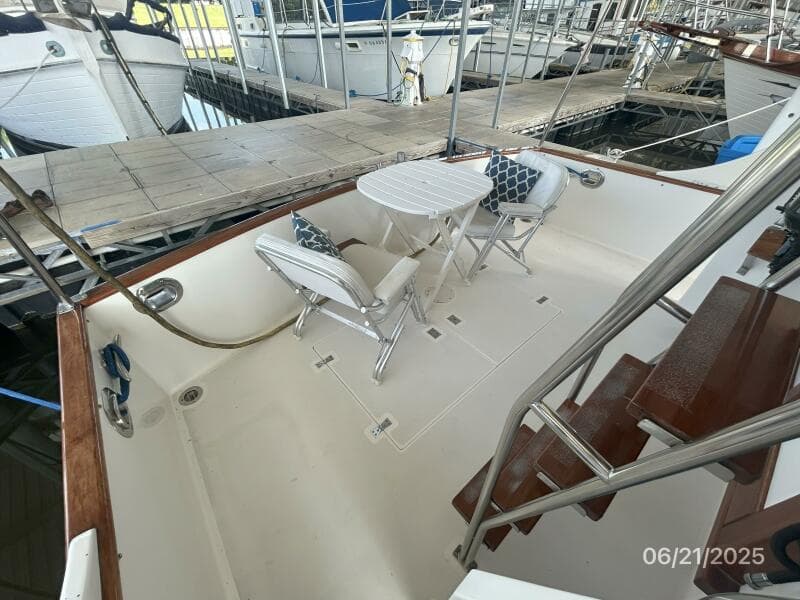 36' Grand Banks aftdeck2