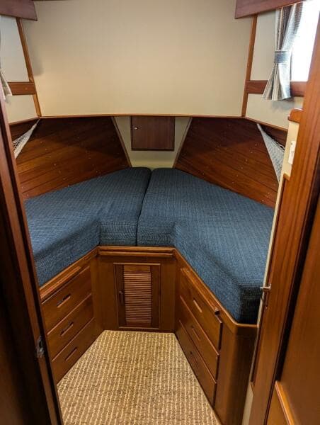36' Grand Banks master stateroom3