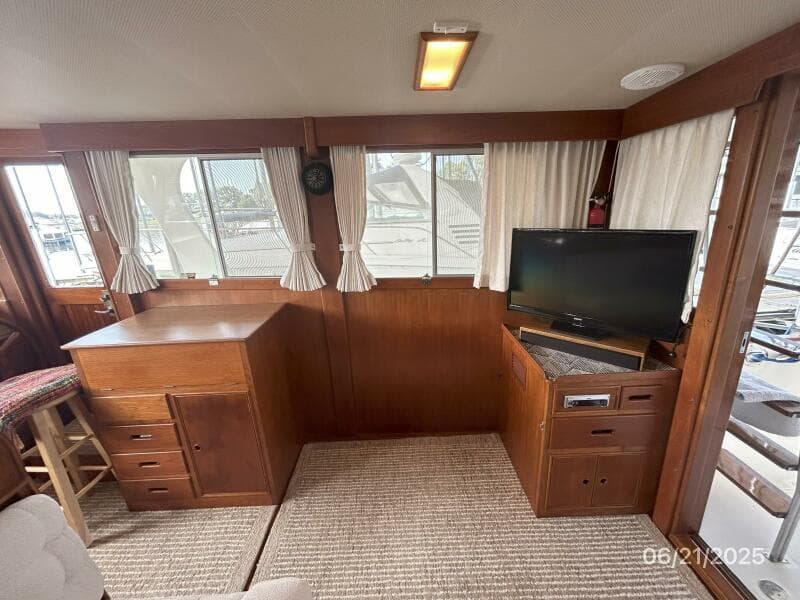 36' Grand Banks salon starboard