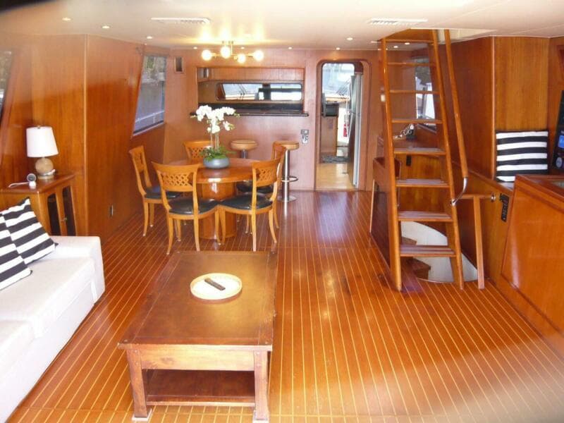 1990 Viking Cockpit Motor Yacht - Photo 7