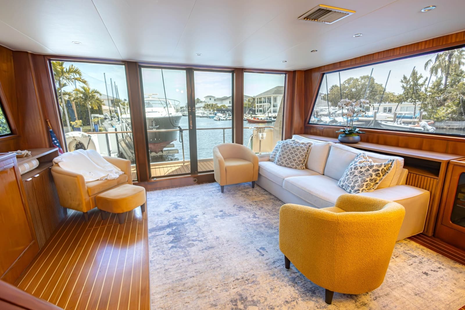 1990 Viking Cockpit Motor Yacht - Photo 4