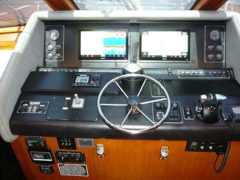 1990 Viking Cockpit Motor Yacht - Photo 19