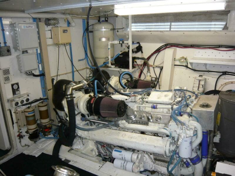 1990 Viking Cockpit Motor Yacht - Photo 52