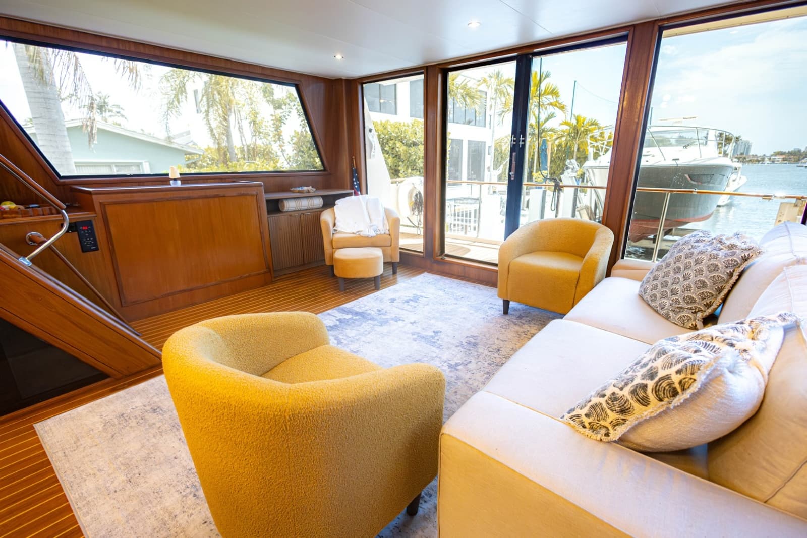 1990 Viking Cockpit Motor Yacht - Photo 5