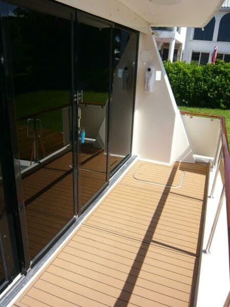 1990 Viking Cockpit Motor Yacht - Photo 6