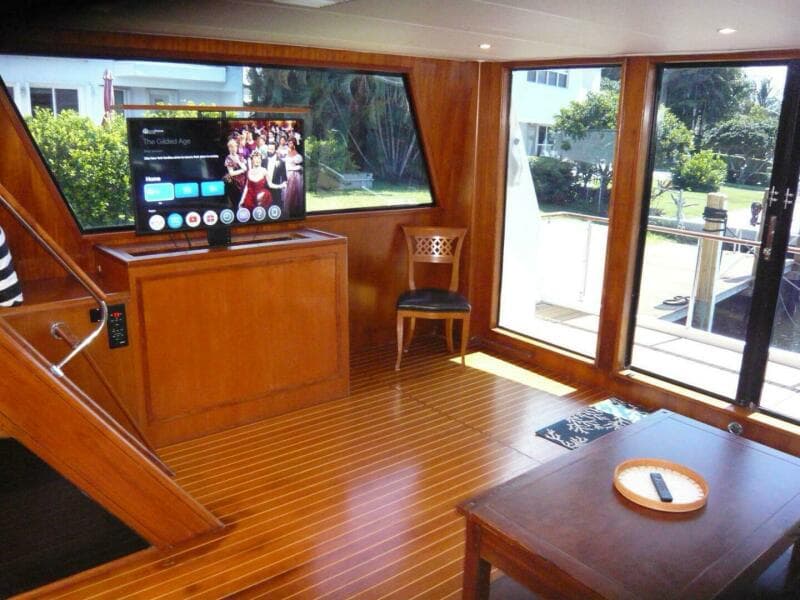 1990 Viking Cockpit Motor Yacht - Photo 9