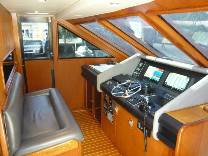 1990 Viking Cockpit Motor Yacht - Photo 15