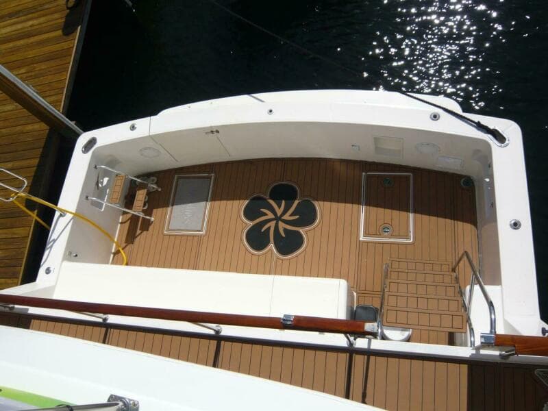 1990 Viking Cockpit Motor Yacht - Photo 5