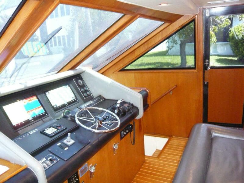 1990 Viking Cockpit Motor Yacht - Photo 18