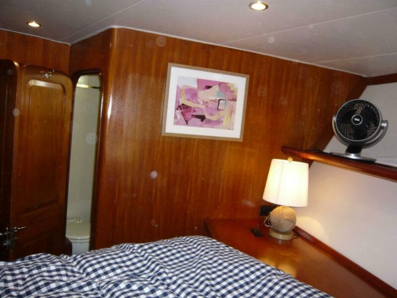 1990 Viking Cockpit Motor Yacht - Photo 22