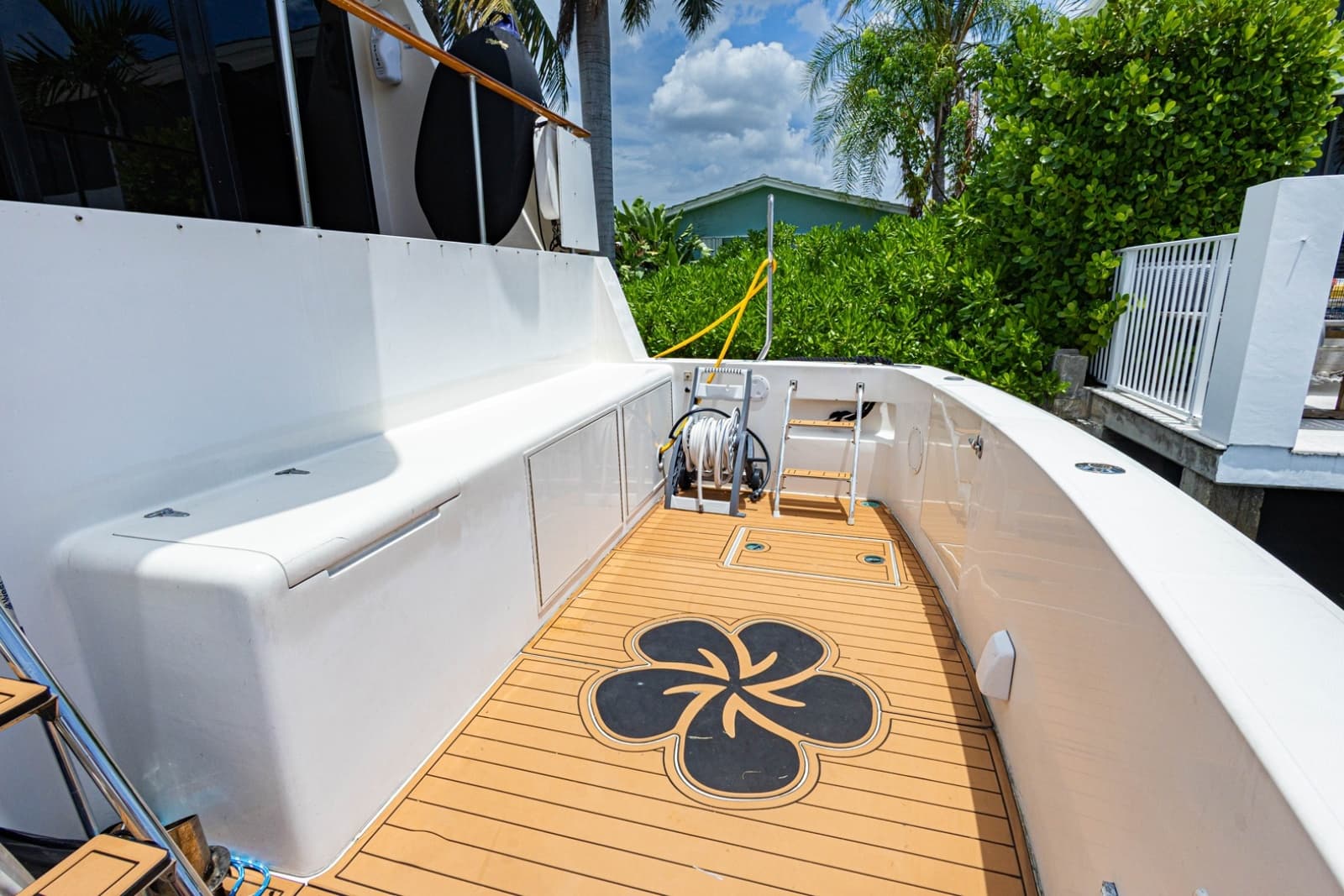 1990 Viking Cockpit Motor Yacht - Photo 54