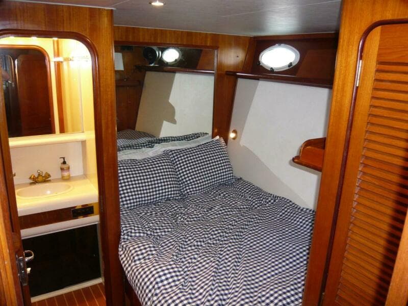 1990 Viking Cockpit Motor Yacht - Photo 26