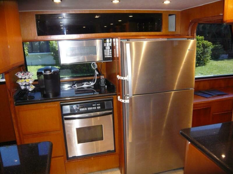 1990 Viking Cockpit Motor Yacht - Photo 14