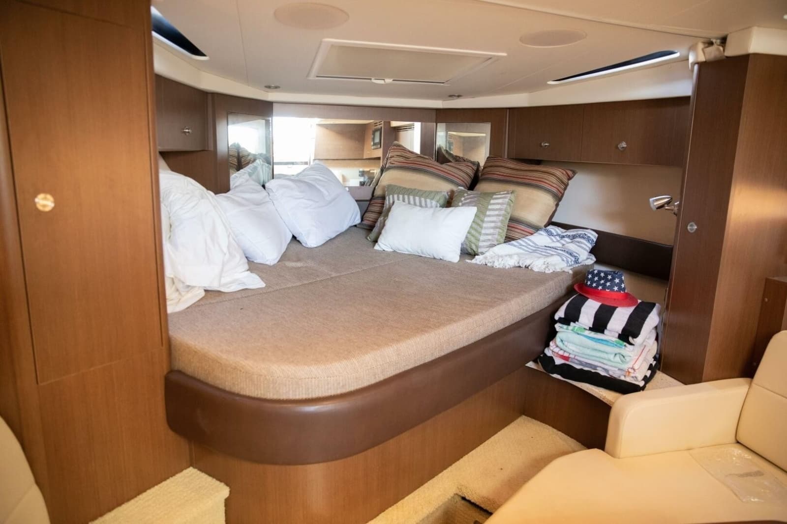 2016 Sea Ray Sundancer 350 - Photo 97