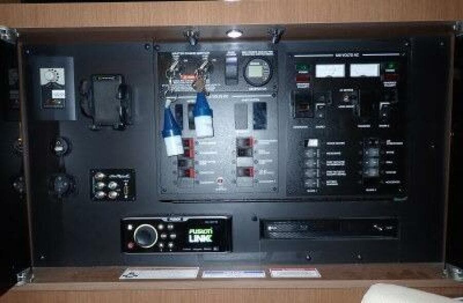 2016 Sea Ray 350 Sundancer