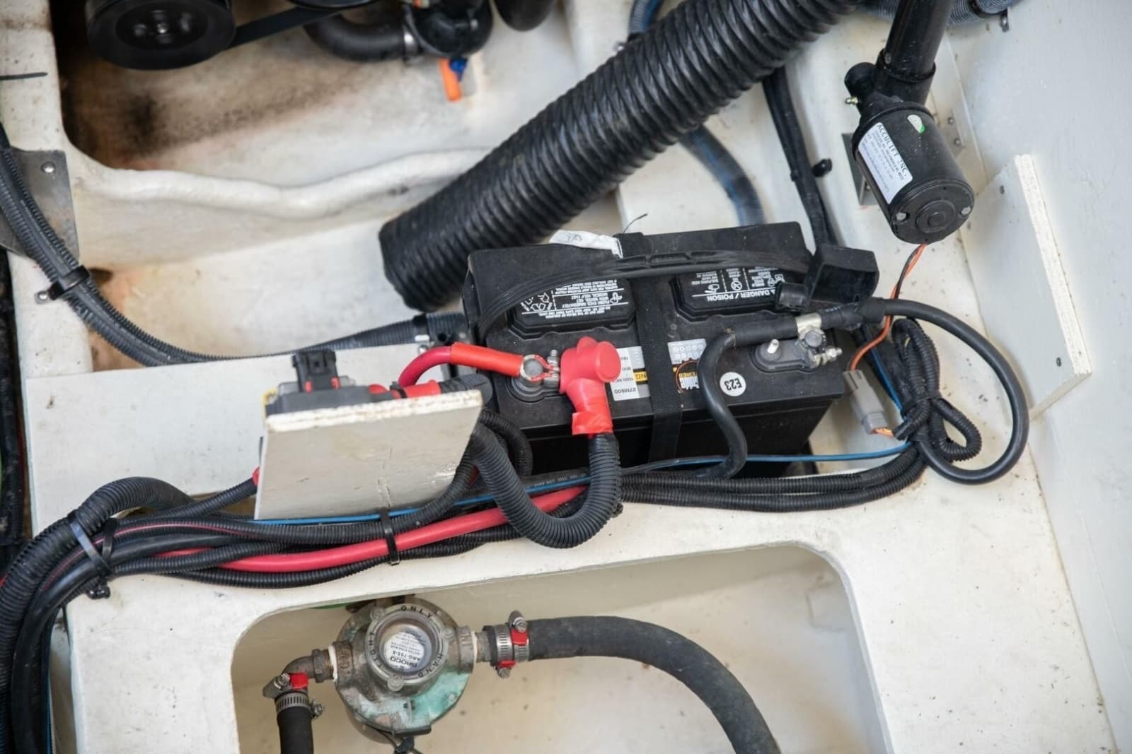 2016 Sea Ray Sundancer 350 - Photo 87