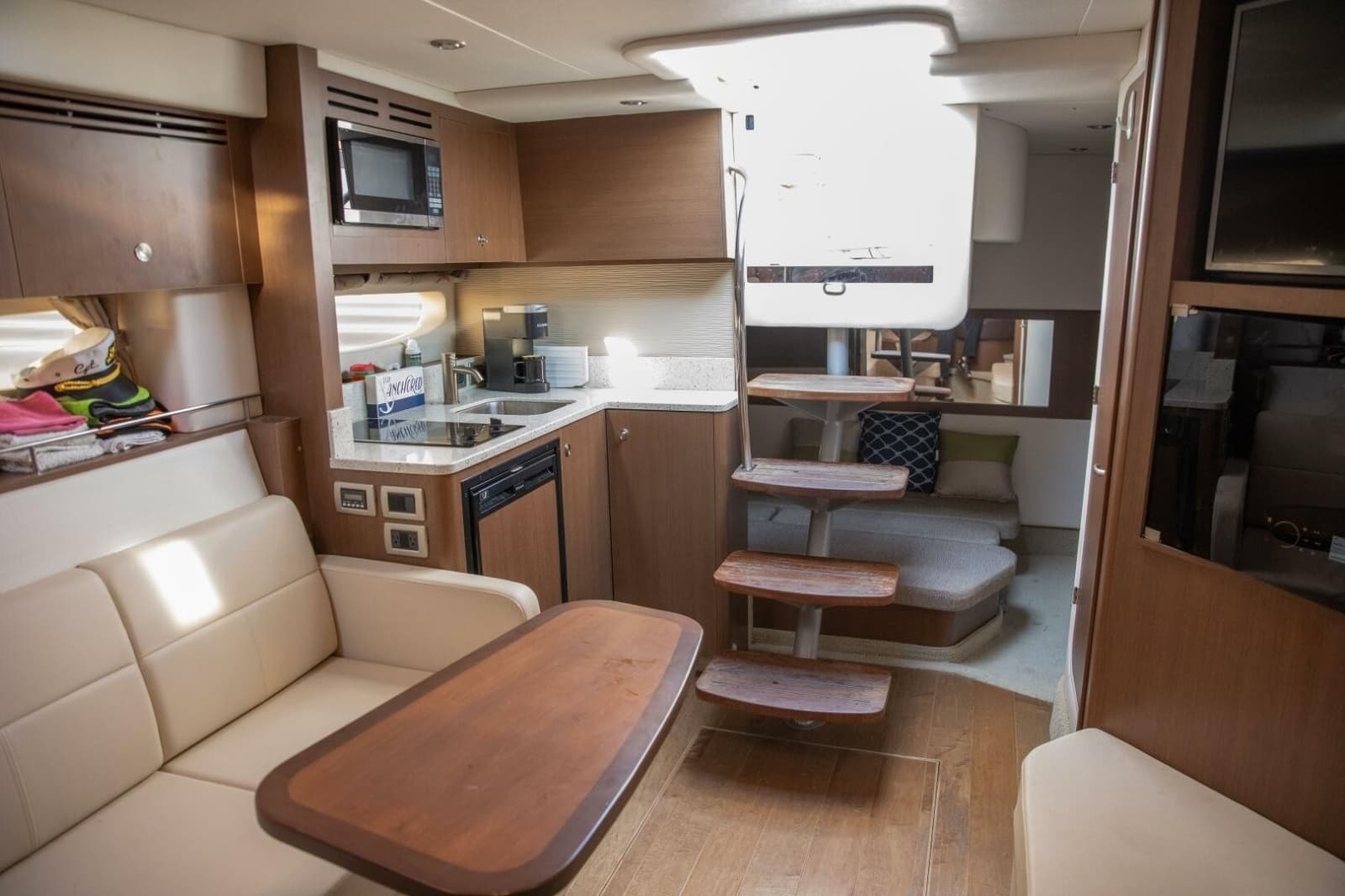2016 Sea Ray Sundancer 350 - Photo 94