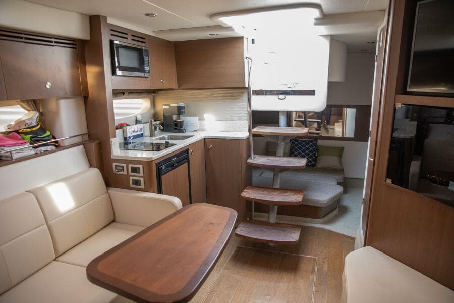 2016 Sea Ray 350 Sundancer