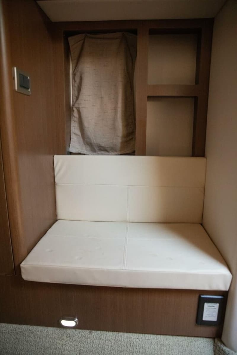2016 Sea Ray Sundancer 350 - Photo 121