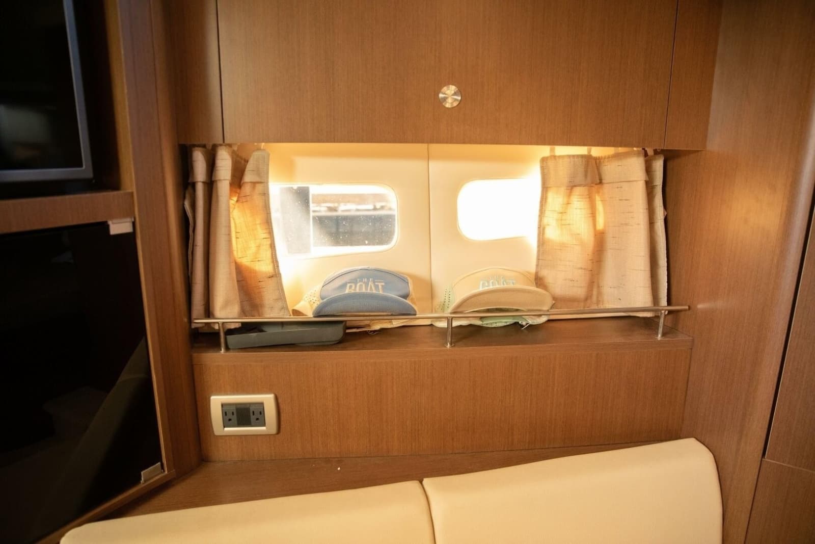 2016 Sea Ray Sundancer 350 - Photo 124