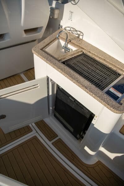 2016 Sea Ray 350 Sundancer