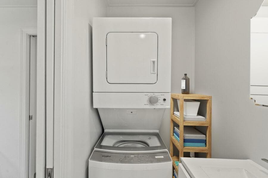 2025 Custom Hank's 40 Houseboat