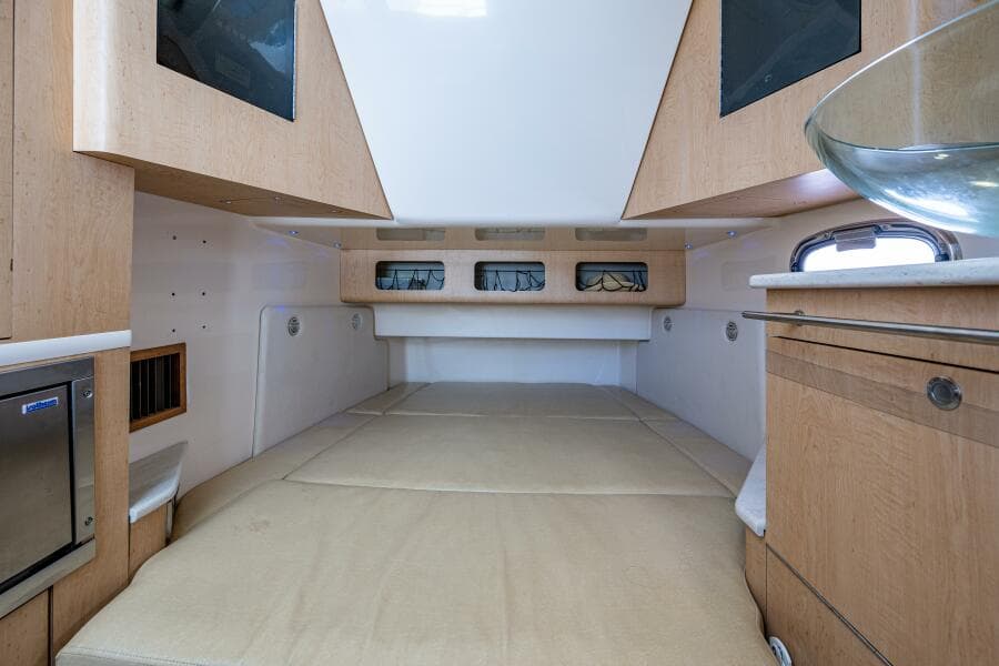 2011 Boston Whaler 370 Outrage