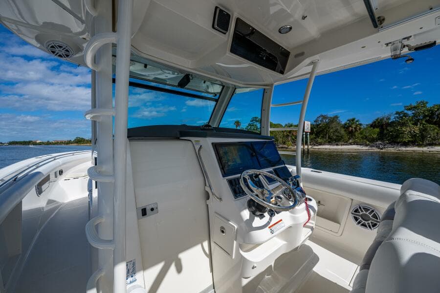 2011 Boston Whaler 370 Outrage