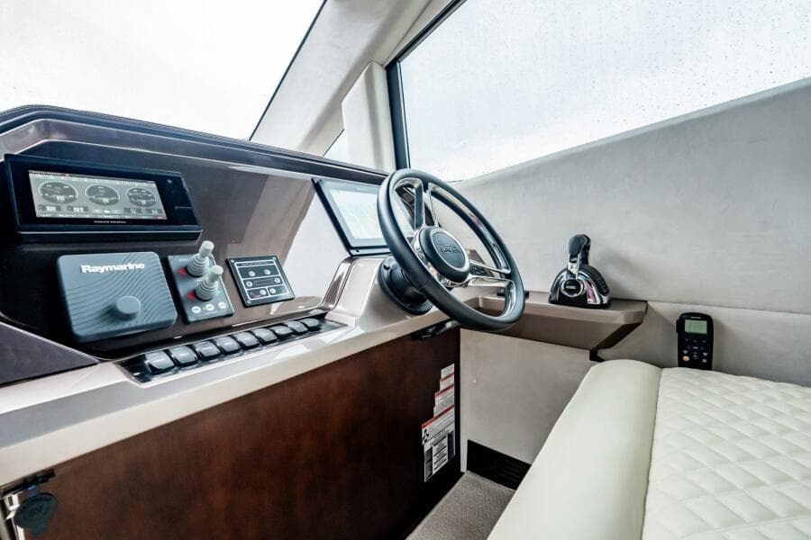 2017 Galeon 510 Skybridge