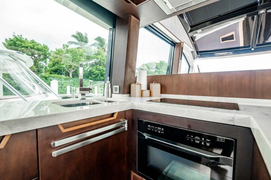 2017 Galeon 510 Skybridge