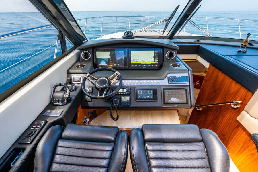 2019 Riviera 4800 Sport Yacht