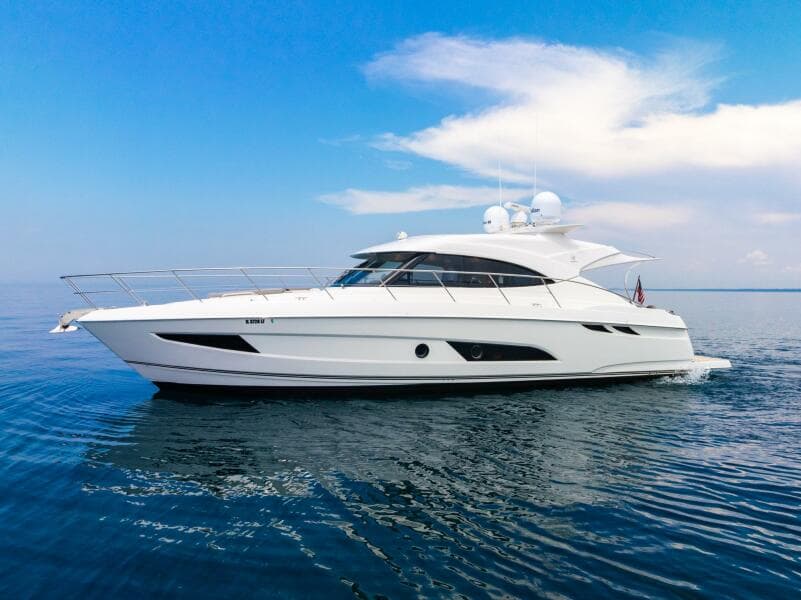 2019 Riviera 4800 Sport Yacht