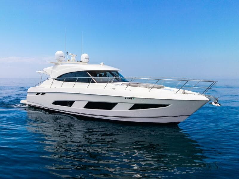 2019 Riviera 4800 Sport Yacht