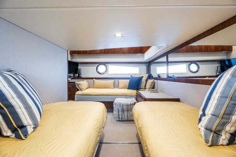 2019 Riviera 4800 Sport Yacht