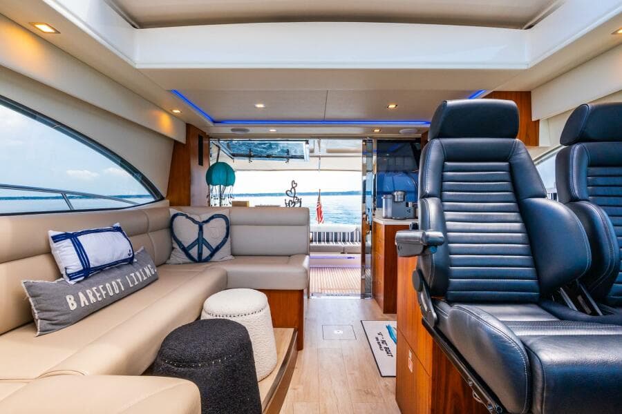 2019 Riviera 4800 Sport Yacht