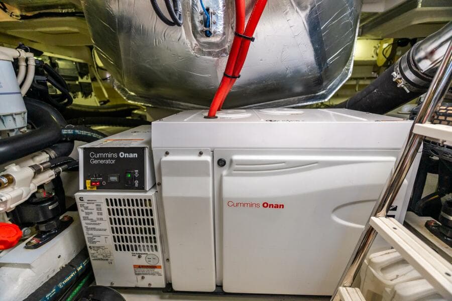 2019 Riviera 4800 Sport Yacht