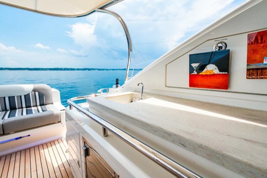 2019 Riviera 4800 Sport Yacht
