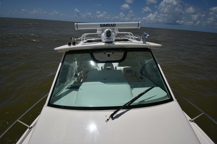 2016 Grady-White 330 Express 